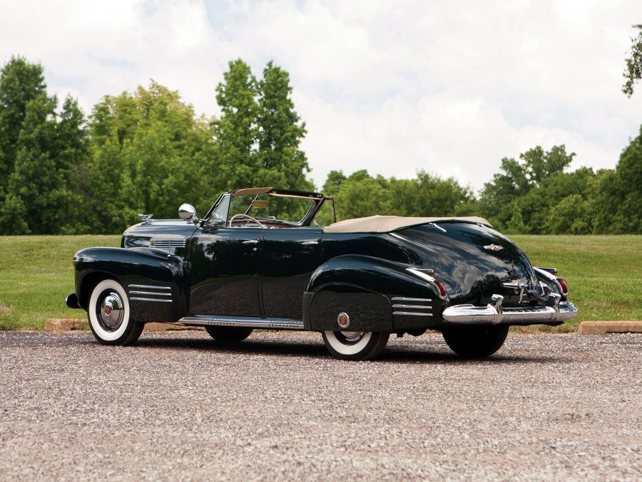  Cadillac Series 62 Convertible Sedan (6229D) 1941 года  (фото 21 из 51)